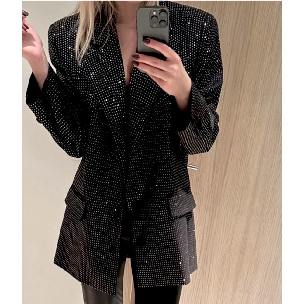 Crystal blazer from Giuseppe di Morabito
IT 38 the model is oversize.